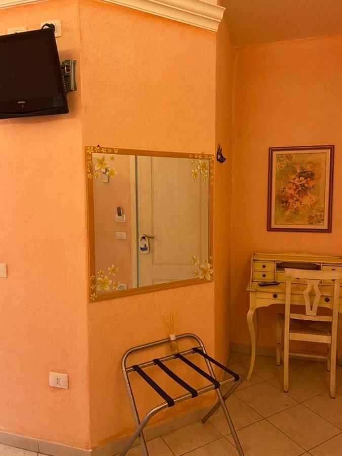 B&B Le Farfalle ปาเลา ภายนอก รูปภาพ