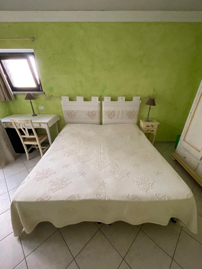 B&B Le Farfalle ปาเลา ภายนอก รูปภาพ