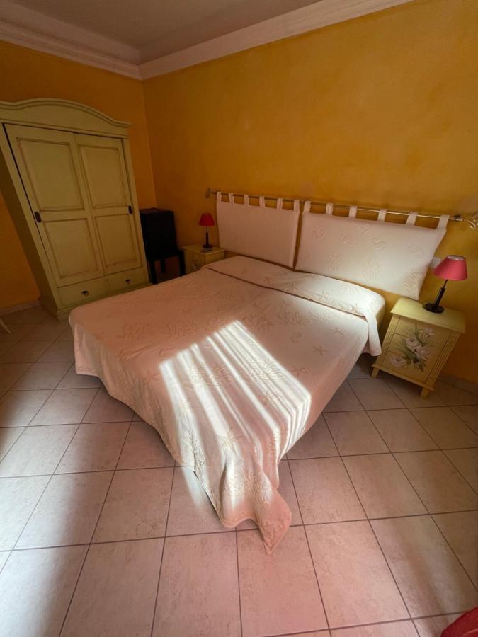 B&B Le Farfalle ปาเลา ภายนอก รูปภาพ